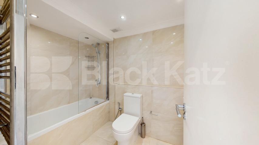 Spacious two bedroom property located near Bayswater / Paddington Porchester Place, Paddington